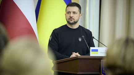 Зеленский заявил, что ВСУ сбили за сутки 12 самолетов и 26 вертолетов РФ