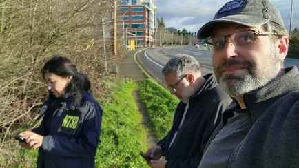 Американец нашел iPhone, который выпал из самолета, где оторвало дверь. Что увидел?