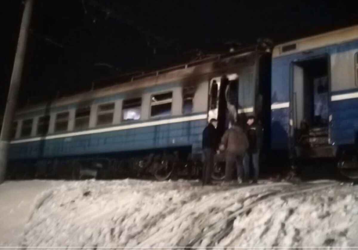 Под Минском загорелась электричка