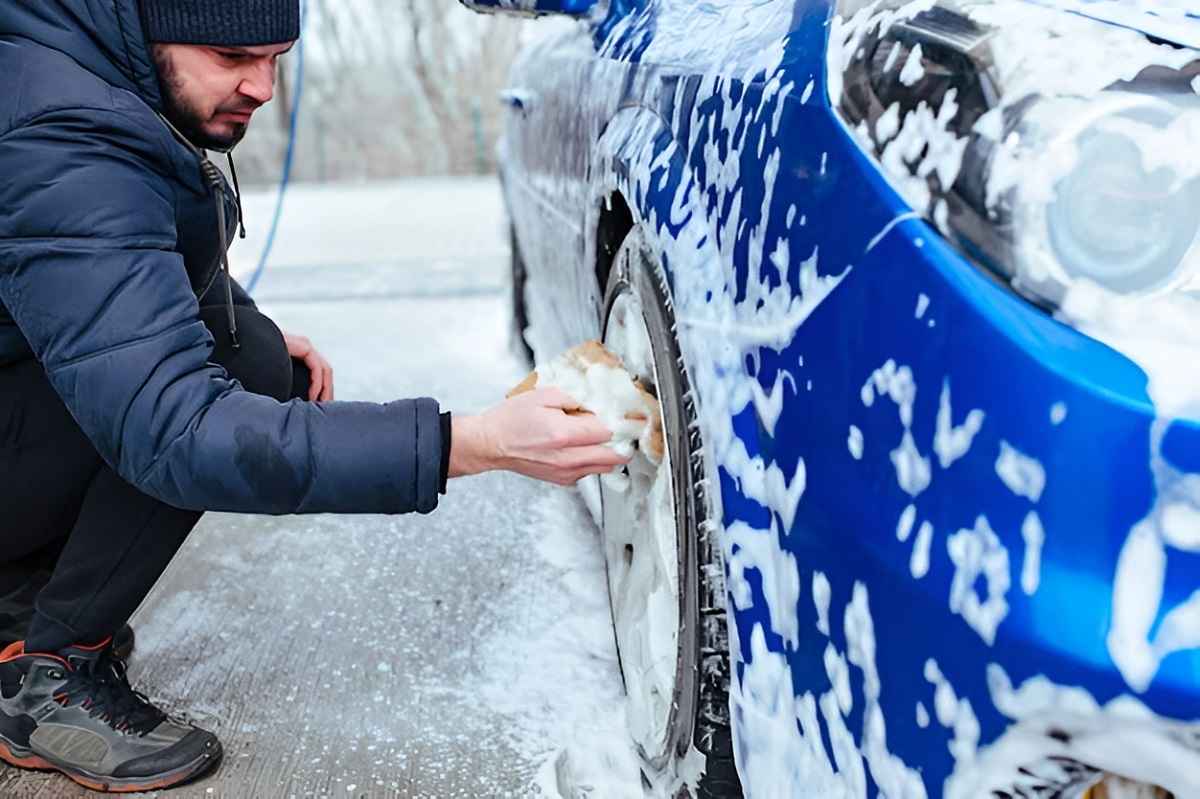 Каждому водителю нужно знать эти правила. Как помыть автомобиль зимой?