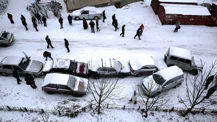 Готовиться к “дню жестянщика”? Синоптики объявили 12 января оранжевый уровень опасности по всей Беларуси