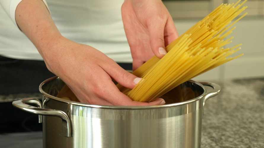 Эти 9 ошибок совершают почти все. Как просто сварить макароны, чтобы они стали настоящим кулинарным шедевром?