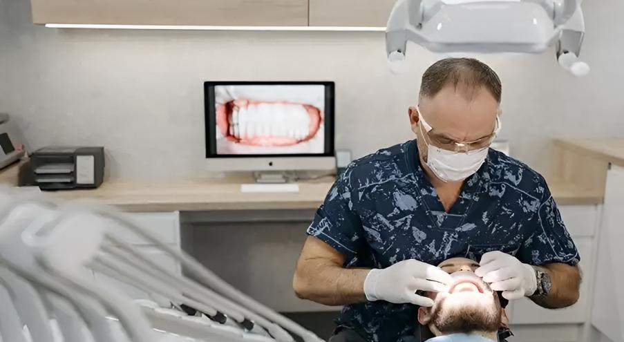 Директора частных стоматологий Минска рассказали порталу Onliner на