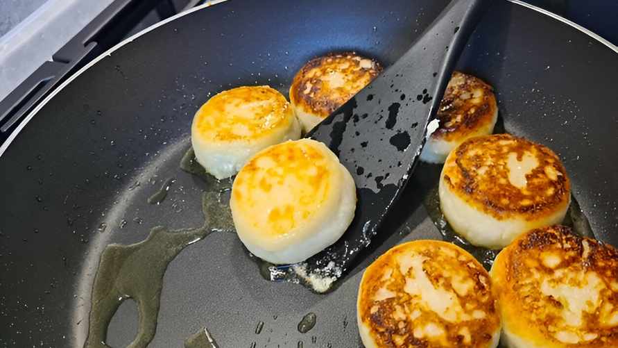 Чем заменить яйца при приготовлении сырников? Эти 3 продукта улучшат вкус блюда