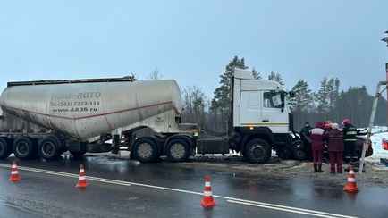На трассе под Кричевом фура подмяла под себя легковушку на встречке – двое погибших