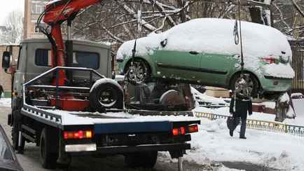 В ГАИ предупредили белорусов, что могут переставлять авто эвакуатором, даже правильно припаркованные. Где и когда?