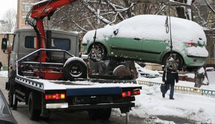 В ГАИ предупредили белорусов, что могут переставлять авто эвакуатором, даже правильно припаркованные. Где и когда?