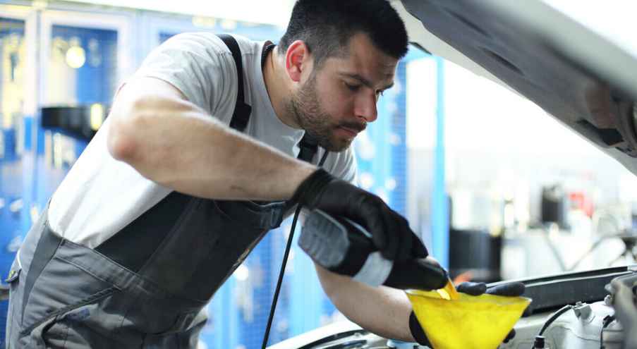 Почему зимой не стоит менять масло в автомобиле? Специалисты ...