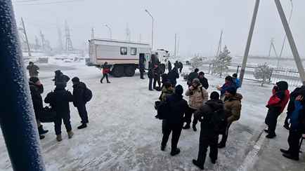 Вереница из 40 белорусских фур застряла в Казахстане из-за снежной бури