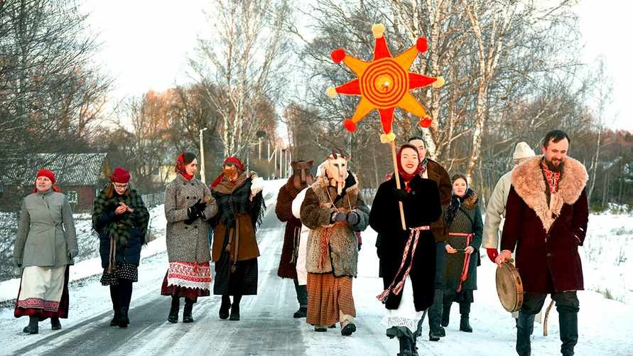 Когда Козу оживляет сало? Как белорусам правильно колядовать и принимать колядовщиков