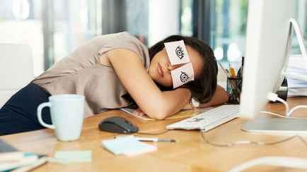 Почему зимой многим белорусам хочется спать? Что нужно делать и есть, чтобы стать бодрее