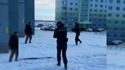 «Пожалуйста, убей меня» — Милиционеры стреляли во дворе многоэтажки в Гродно