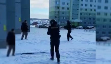 «Пожалуйста, убей меня» — Милиционеры стреляли во дворе многоэтажки в Гродно