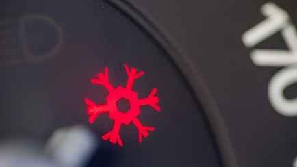 Что означает значок снежинки на приборной панели авто? Не все водители знают о нем