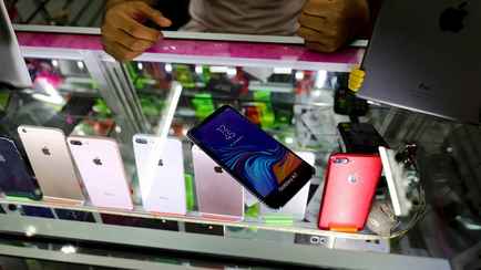 В МНС предупредили белорусов о схеме «мобильных перекупов». Как проверить «чистый» ли телефон в два клика?