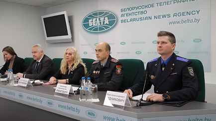 «Скажут, куда подъехать с паспортом» — В МВД рассказали, как белорусам определить «поддельного милиционера»