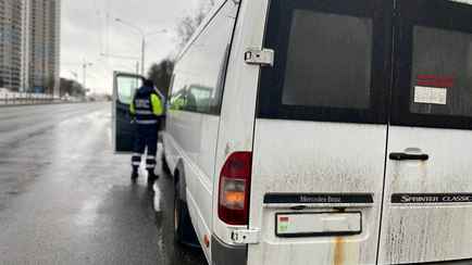 В Могилёве ГАИ наказала водителя маршрутки за просмотр TikTok