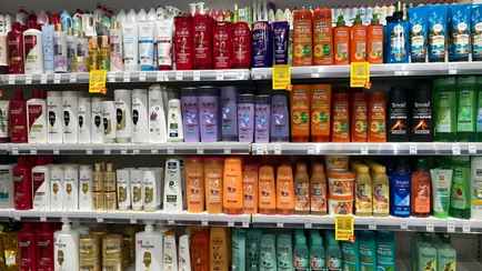 ГТК назвал дату, когда в Беларуси иностранные шампуни, пасту и косметику обложат пошлиной в 35%. Какие можно успеть купить?