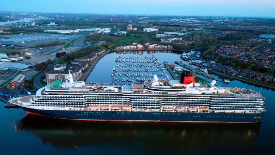 154 человека оказались в ловушке на круизном лайнере с симптомами диареи и рвоты