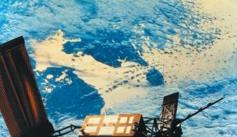 «Нет способов им управлять» — В ESA объявили о скором падении двухтонного спутника на Землю
