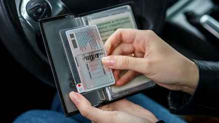 Лукашенко подписал указ о продлении действия водительских удостоверений. Что еще изменится для водителей?