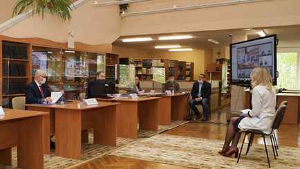 «А зачем замуж выходили?» – Девушка пожаловалась, что ее распределили за 300 км от мужа. Белорусы в комментариях разделились на два лагеря