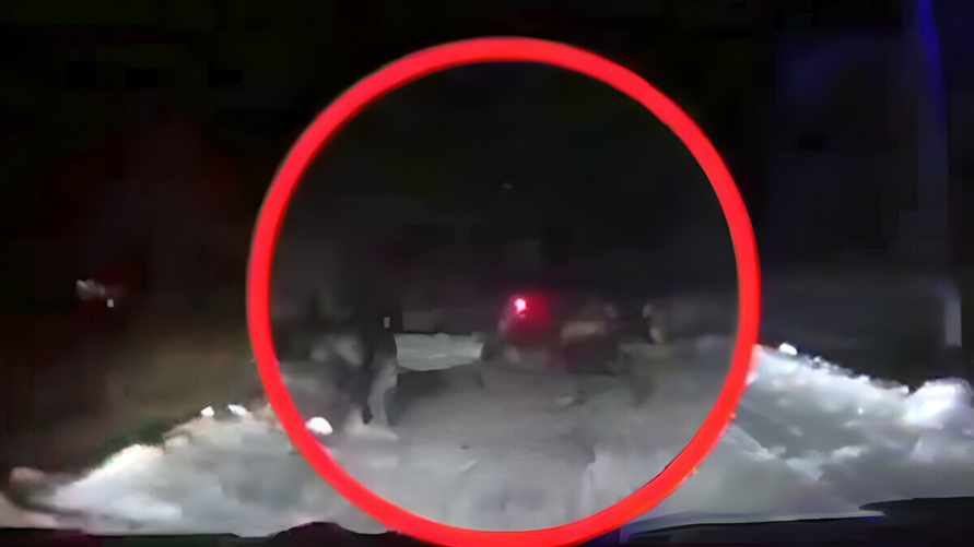 В Витебской области ГАИ заметила сани и тюбинг на буксире у мотоцикла