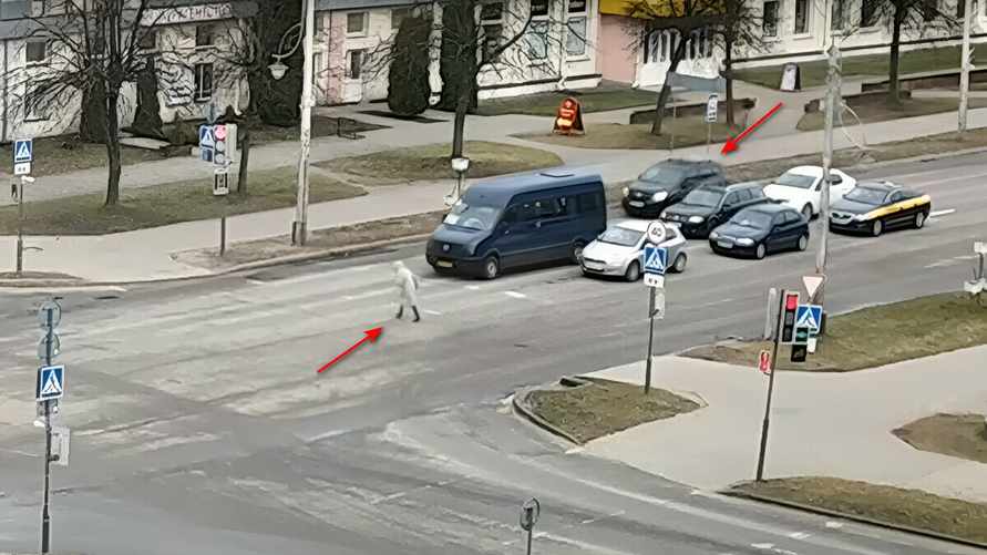 Видео ДТП в Кобрине показало, почему переход дороги на «желтый» может закончиться трагедией. 18+