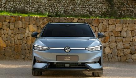 Volkswagen показал свой первый электрический универсал