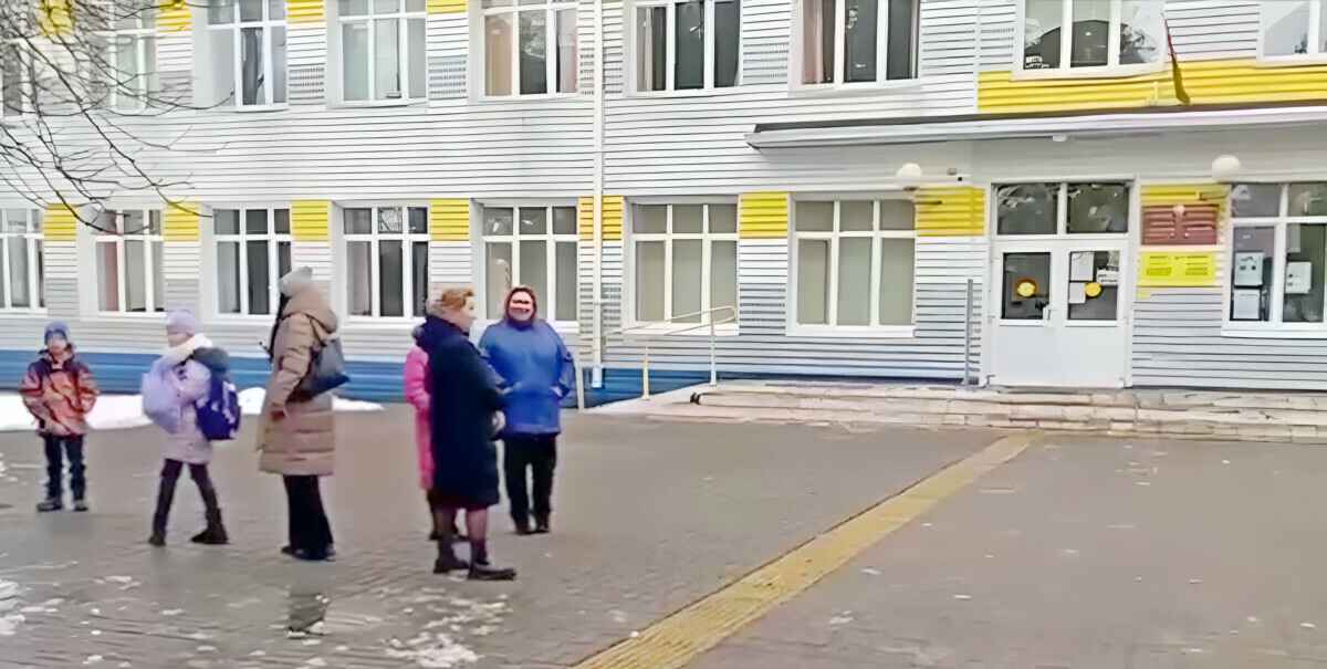 В Смолевичах эвакуировали членов избирательного участка. Что случилось?