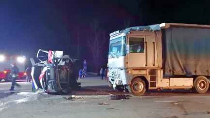 В Славгороде скорая помощь попала под фуру. Водителя и медика увезли в больницу