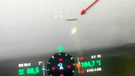 «Что это? Почему он не движется?» – Над зоной боевых действий в Украине увидели НЛО