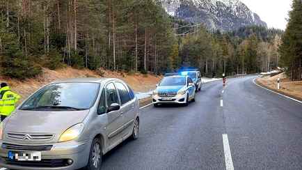 В Германии белорус распылил перцовый баллончик в лицо полицейскому. Кого прятал в машине?