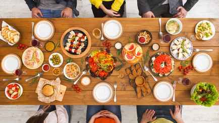 Люди, которые живут очень долго, едят эти 7 продуктов. Что нужно добавить в рацион и белорусам?