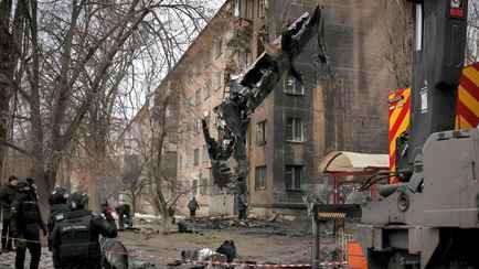 «Зацепило школу» и зарево над нефтебазой. Россия и Украина обменялись ударами