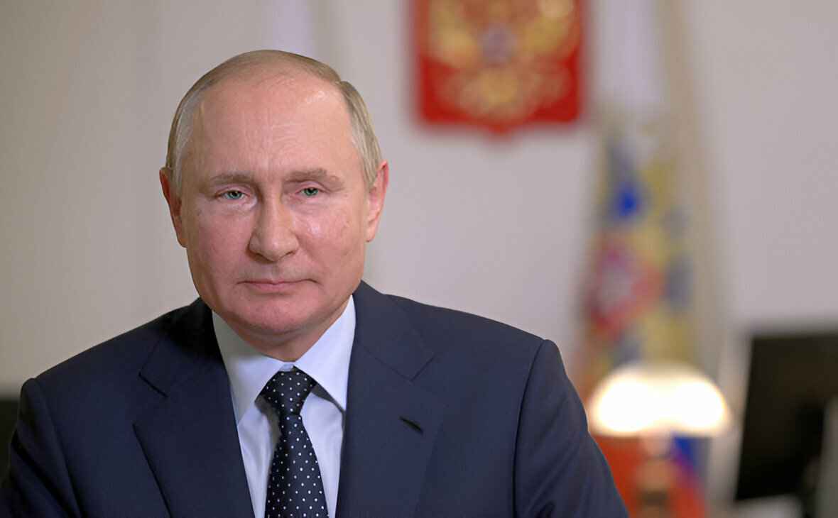 Путин подписал закон о конфискации имущества у россиян за «фейки» об армии