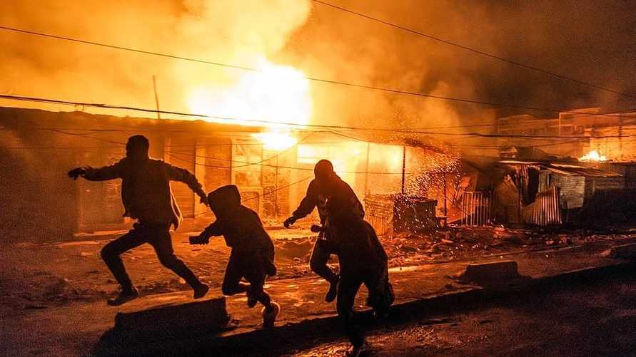 "Адский огонь" - В Найроби огненный шар поглотил жилые дома и склады