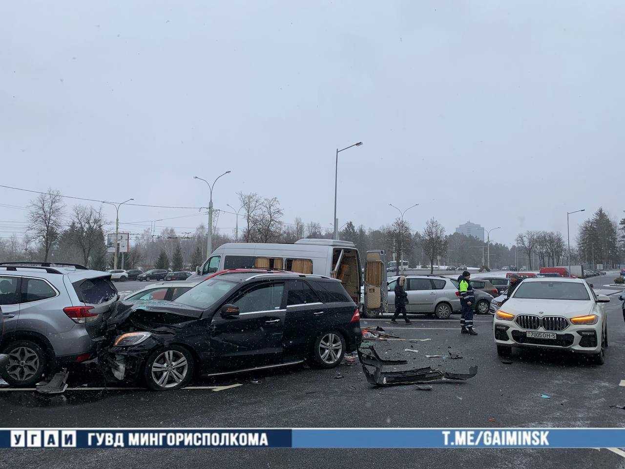 В Минске водитель Mercedes протаранил пять автомобилей