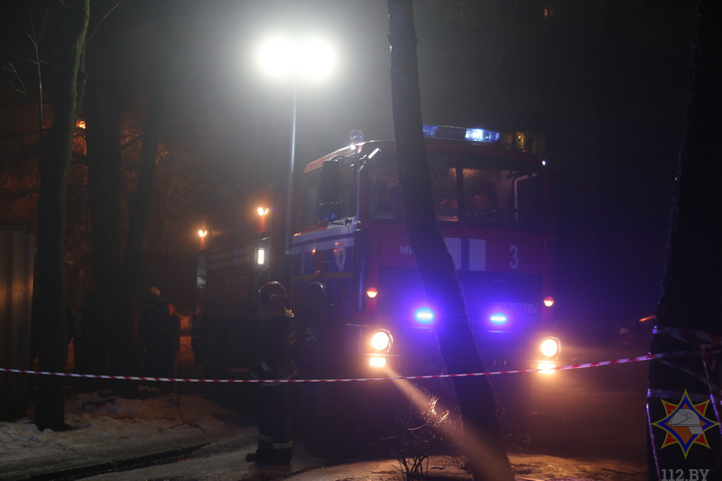 На пожаре в общежитии в Минске эвакуировали 70 человек