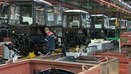 В Минпроме рассказали, какие зарплаты получают на белорусских заводах