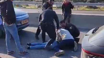 Палестинцы расстреляли из автоматов стоящие в пробке машины израильтян