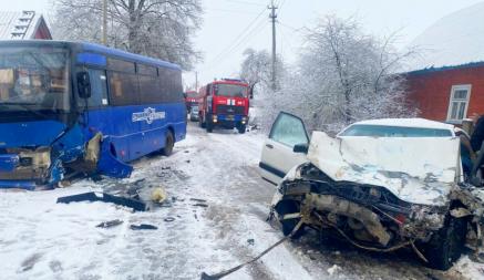 На Гродненщине в лобовом ДТП с автобусом погибла женщина-водитель