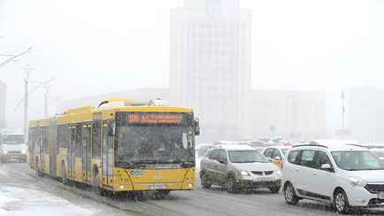 «Минсктранс» предупредил о задержках из-за непогоды, а в ГАИ предостерегли водителей от «рискованного поведения»