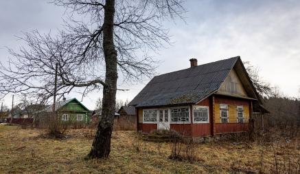 «Нигде не написано» — Чиновники рассказали, какой «замкнутый круг» ждёт некоторых белорусов, купивших домик в деревне за одну базовую