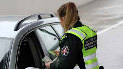 Литва пригрозила проверкой на «угрозу нацбезопасности» тысячам белорусов