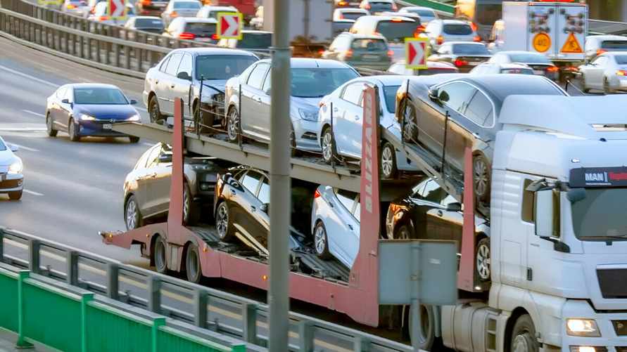 Подержанные авто, аккумуляторы и не только. Южная Корея объявила о расширении санкционного списка товаров для РБ