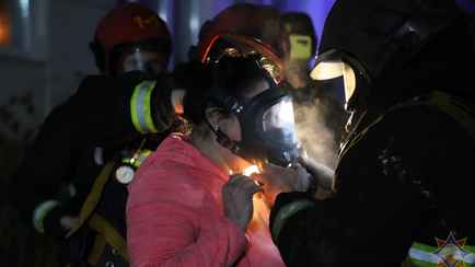 На пожаре в общежитии в Минске эвакуировали 70 человек