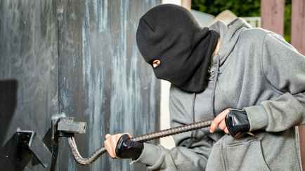 В Слониме молодые люди украли мотоцикл и плуг, а потом бросили их в поле. Почему?