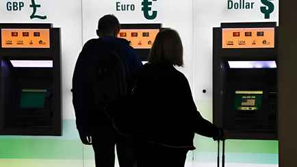 Курс доллара в Беларуси впервые с начала года поднялся выше 3,2 рубля