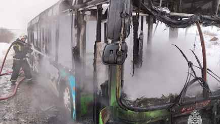 В России сгорел ещё один городской автобус МАЗ